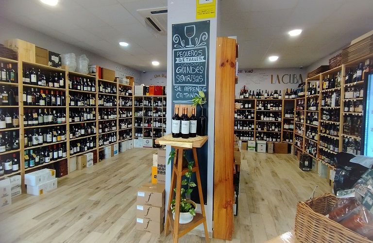 Interior tienda La cuba